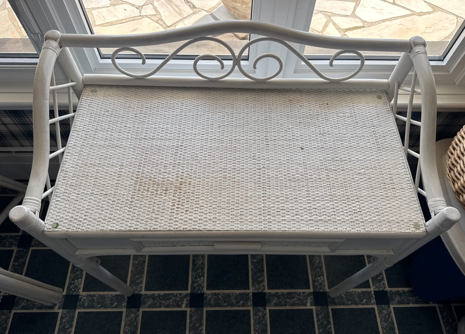 White Wicker Vanity & Stool thumbnail 3