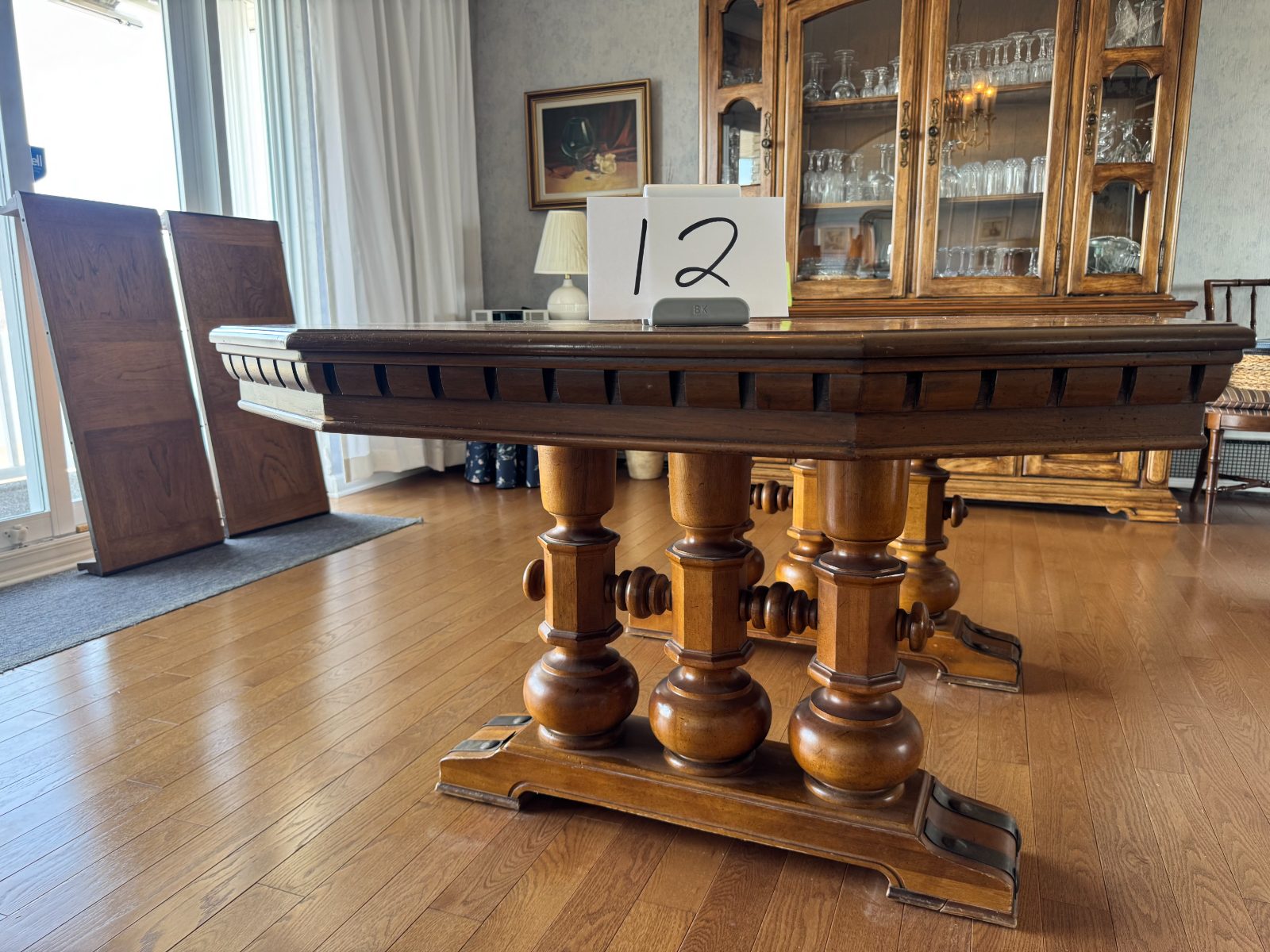 Expandable Dining Room Table thumbnail 8