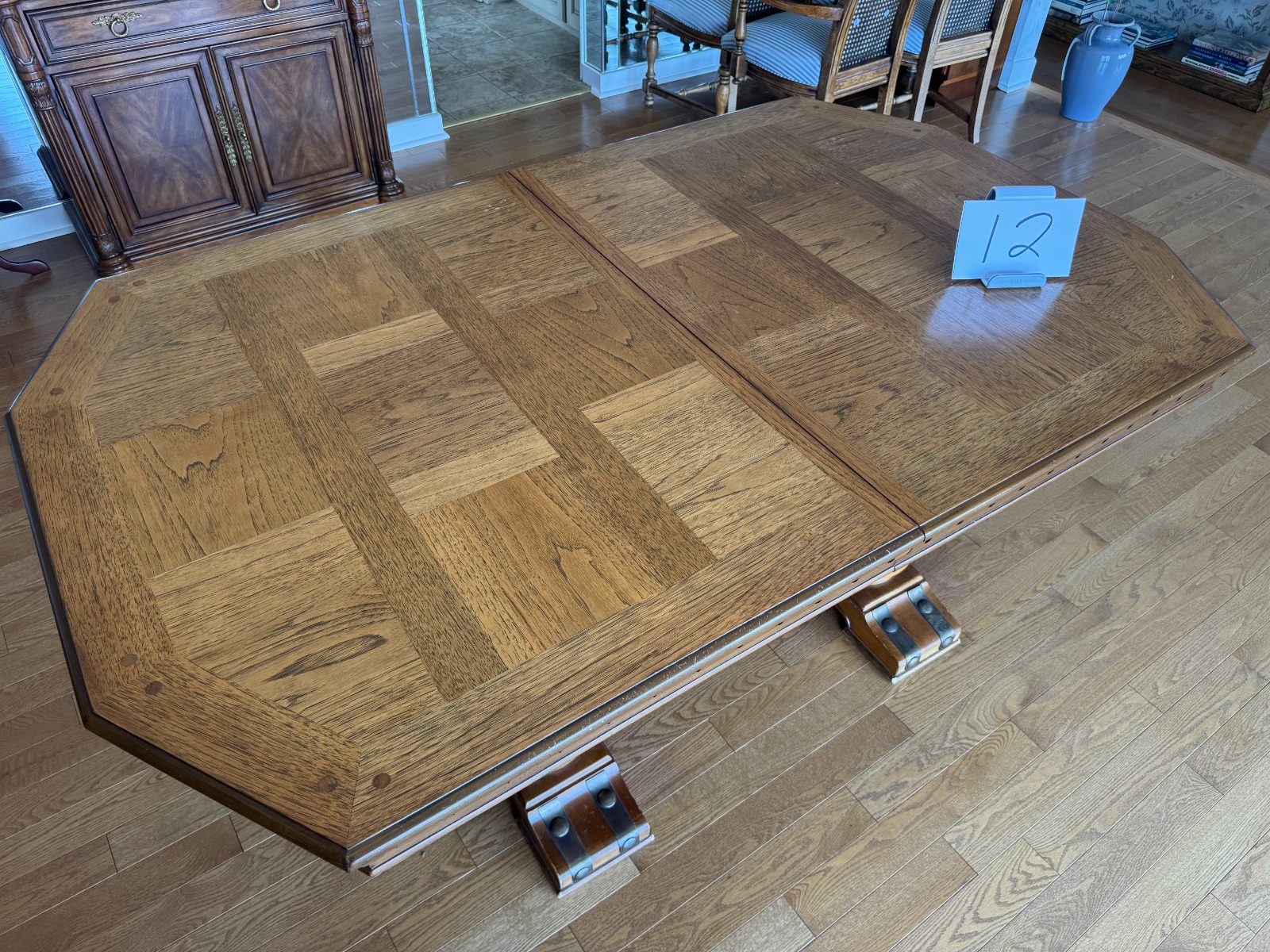 Expandable Dining Room Table thumbnail 6