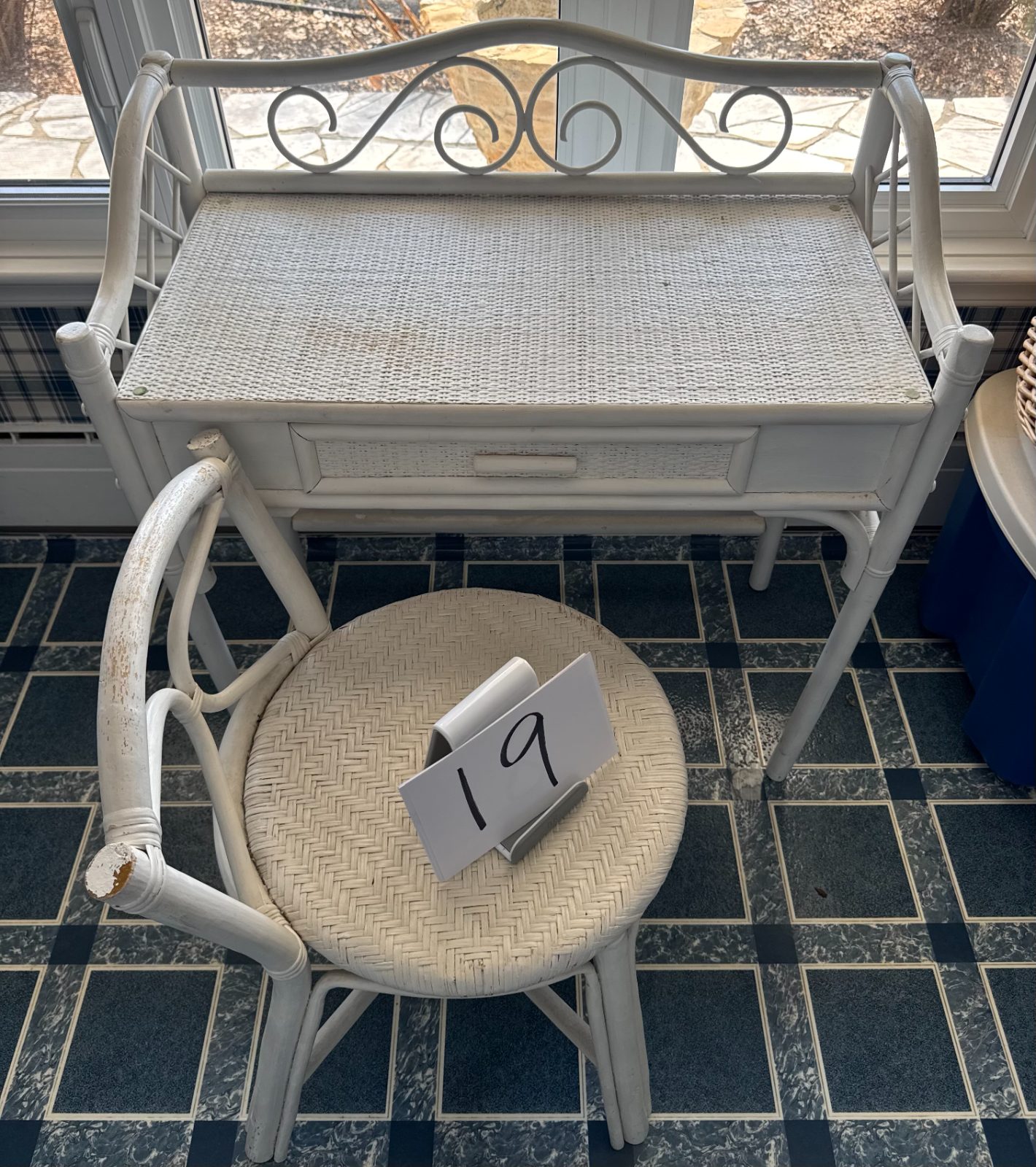 White Wicker Vanity & Stool thumbnail 6