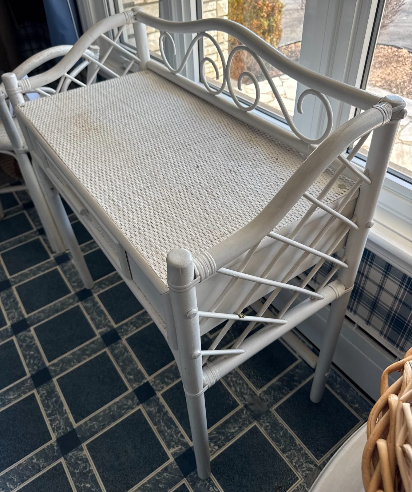 White Wicker Vanity & Stool thumbnail 2